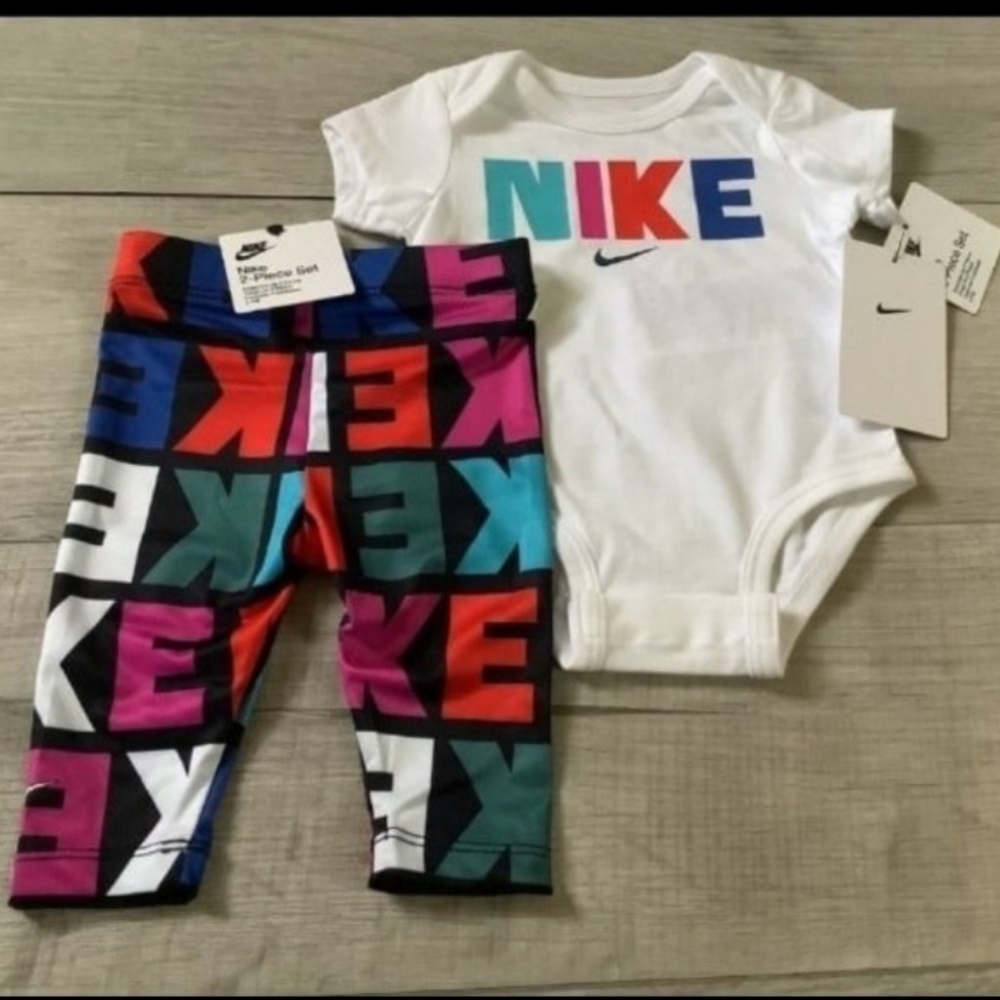 Nike Baby Logo Bodysuit & Colorblock Leggings Set Size 3M(NWT)